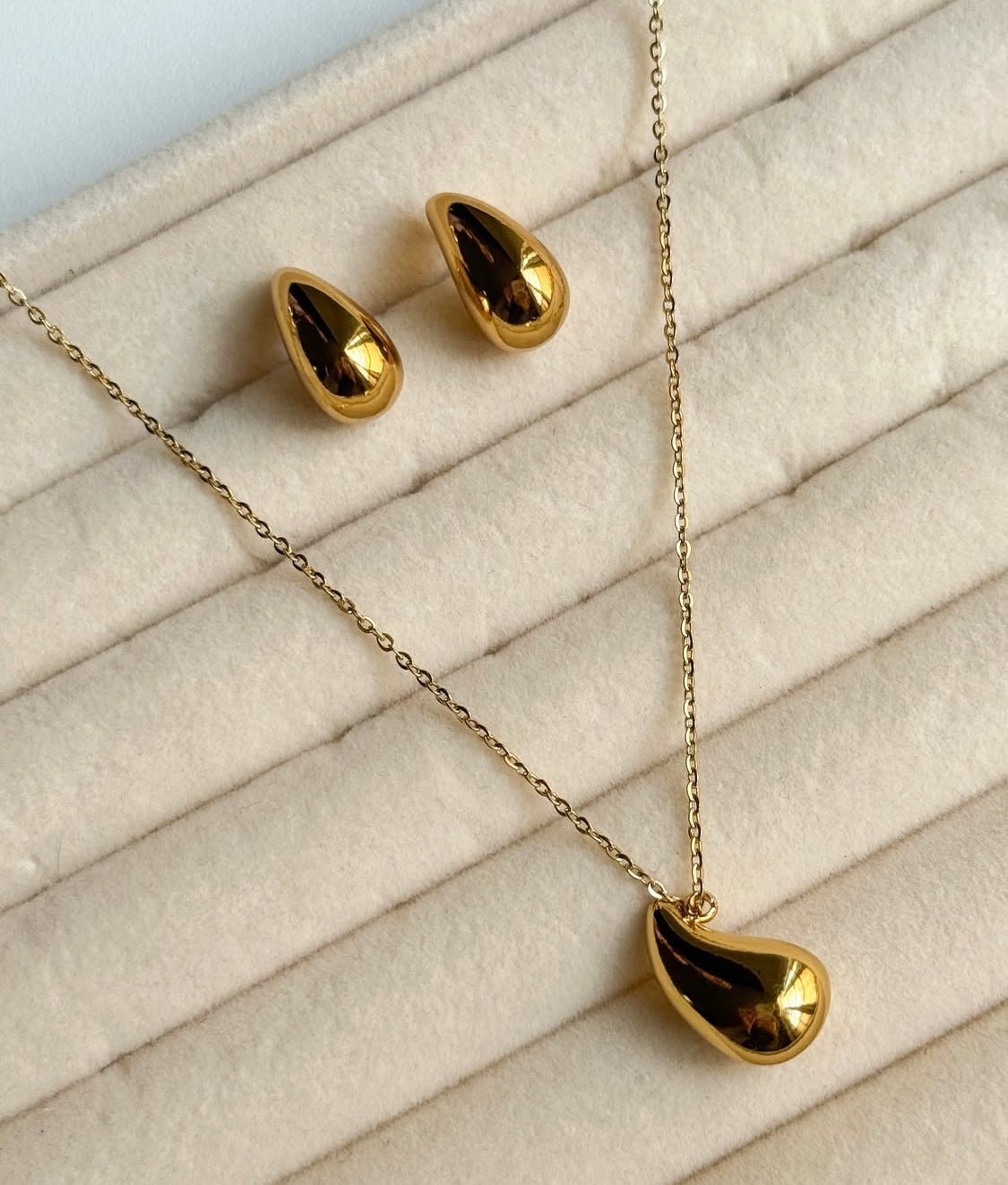 Droplet Golden Elegnace