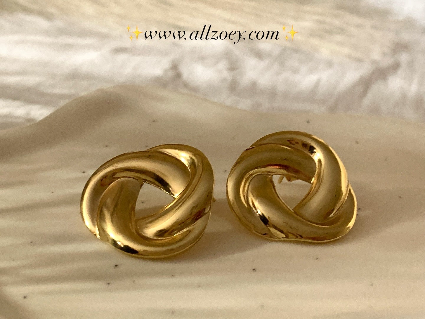 Knotty Gold