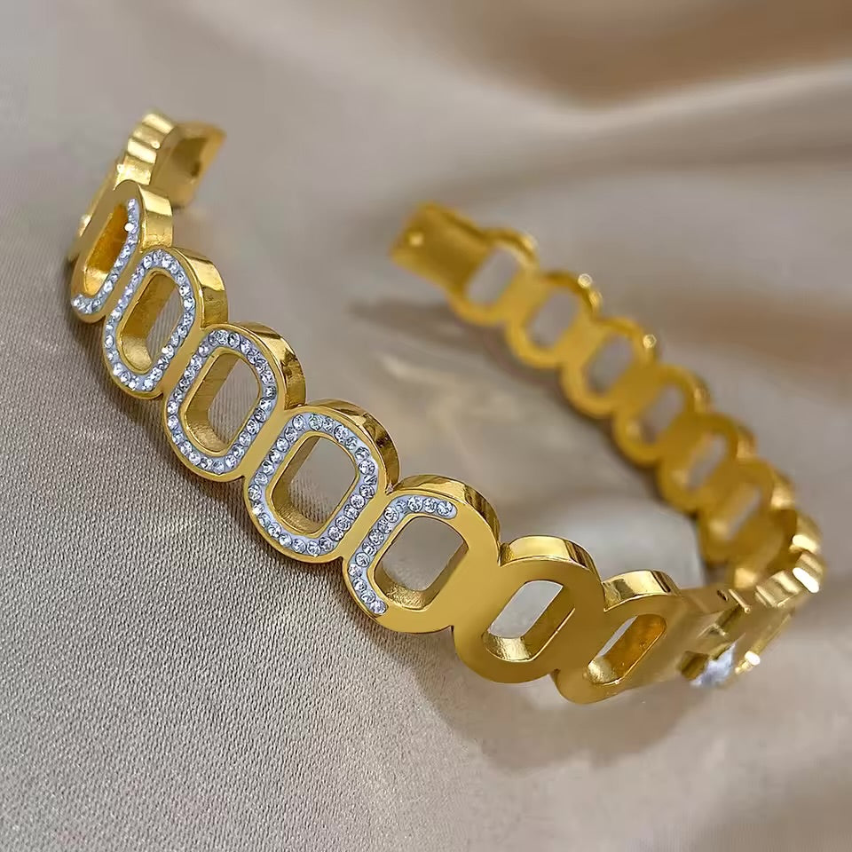 Orion Handcuff