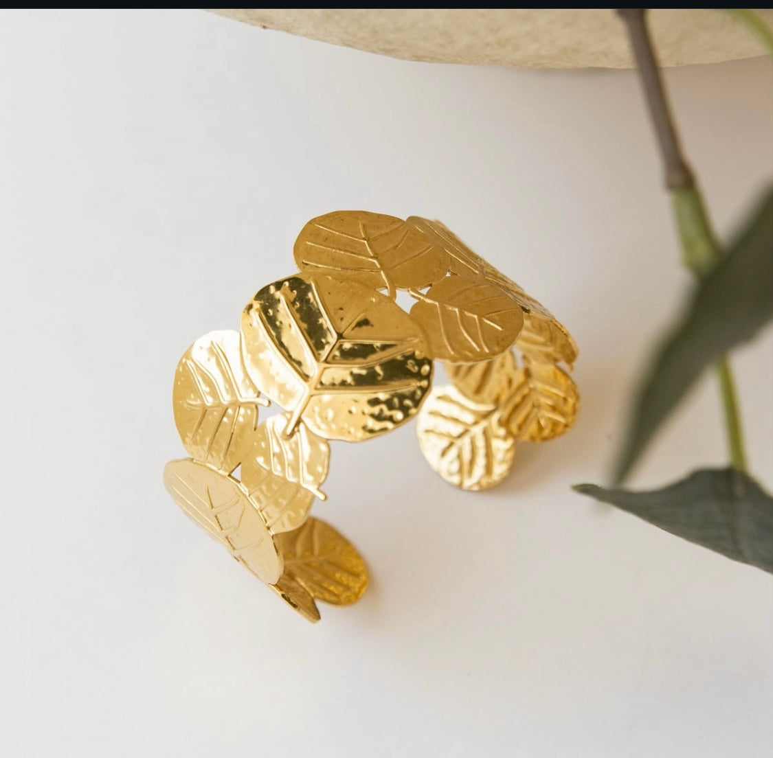 Chunky Leaf Cuff