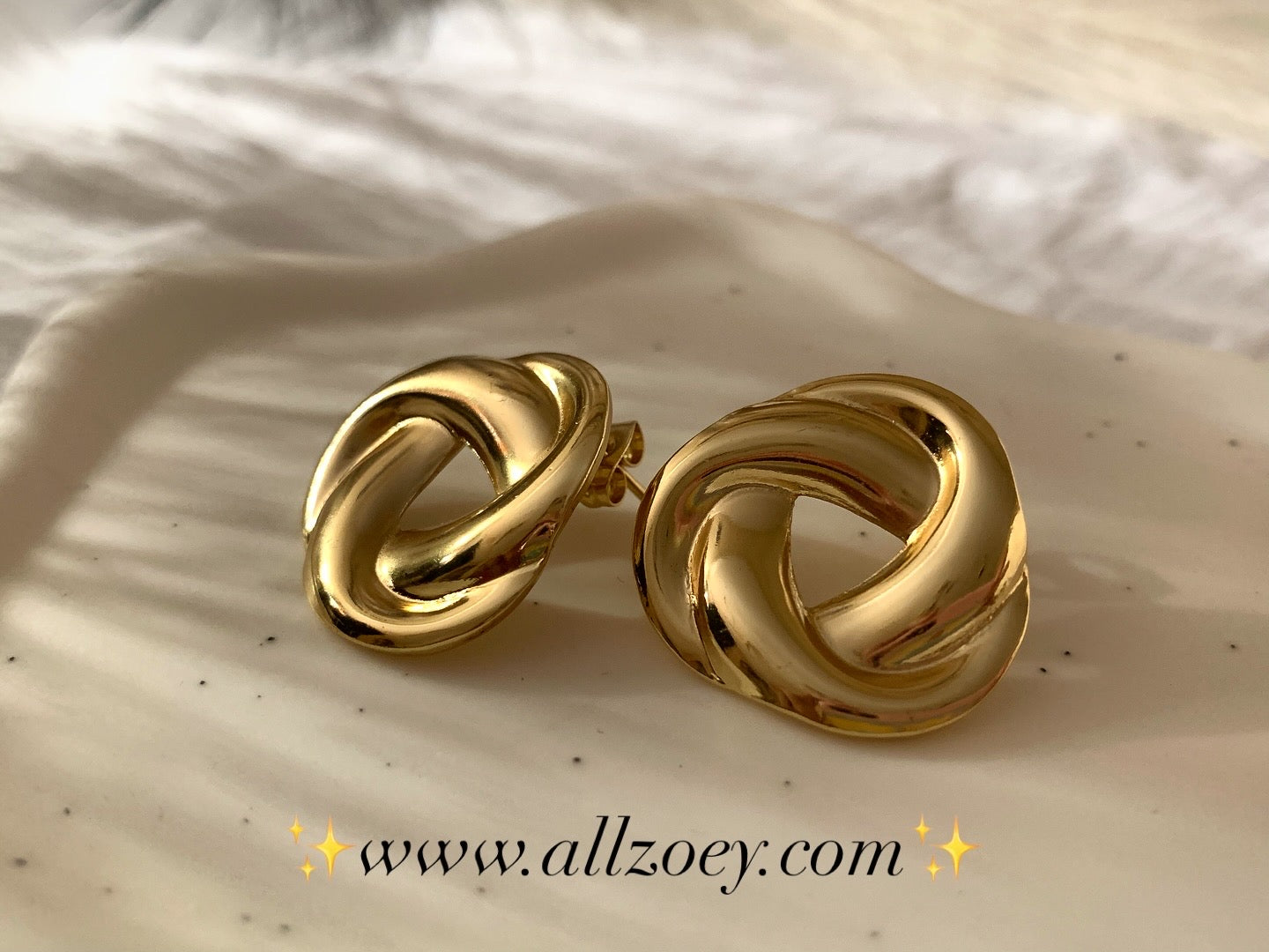Knotty Gold