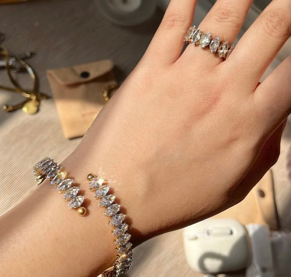 Victoria Cuff