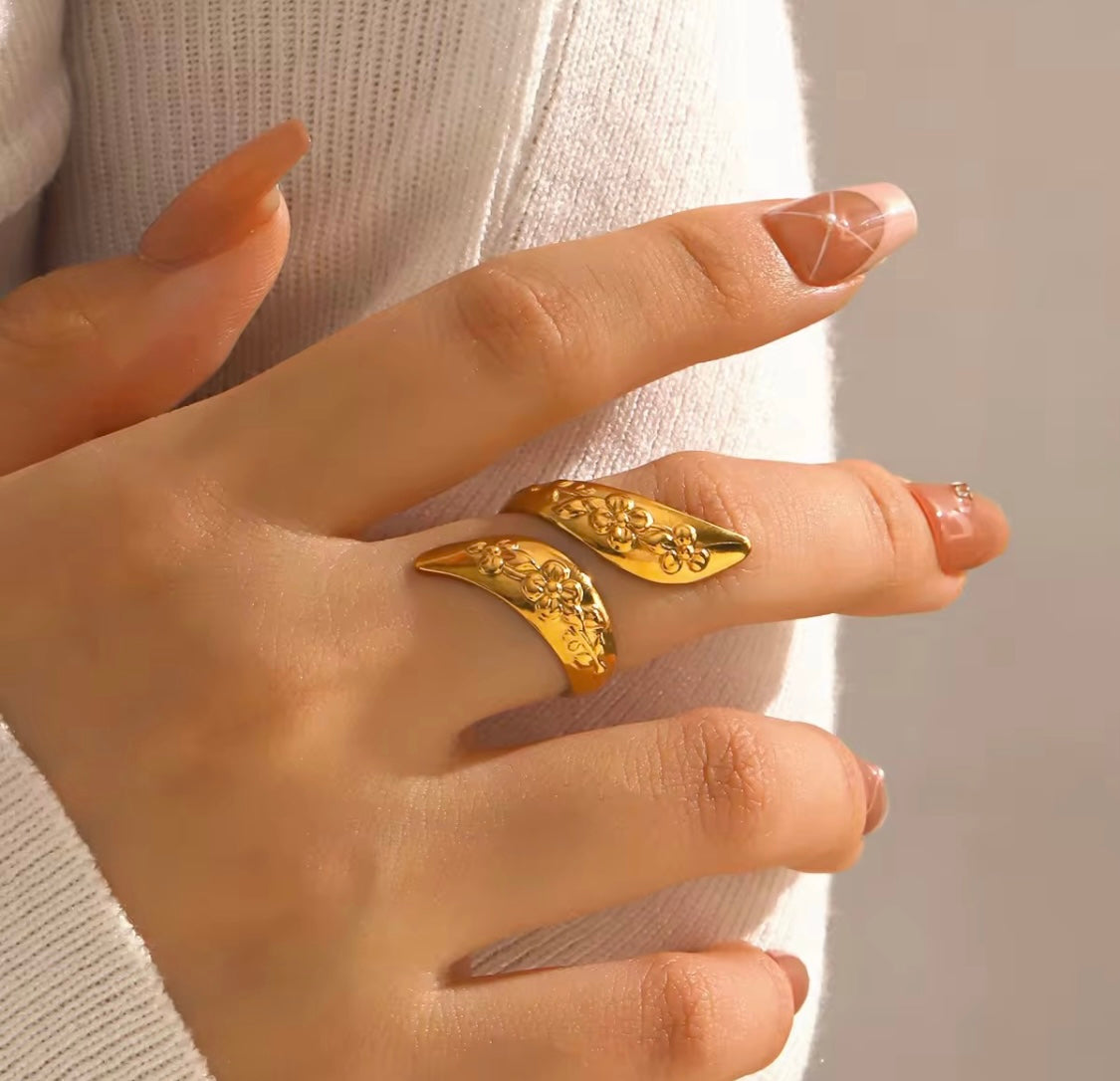 Valerie Ring (Adjustable)