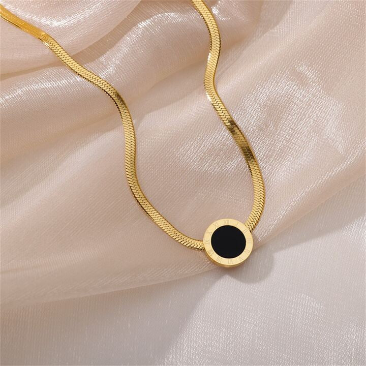 Roman Black Pendant