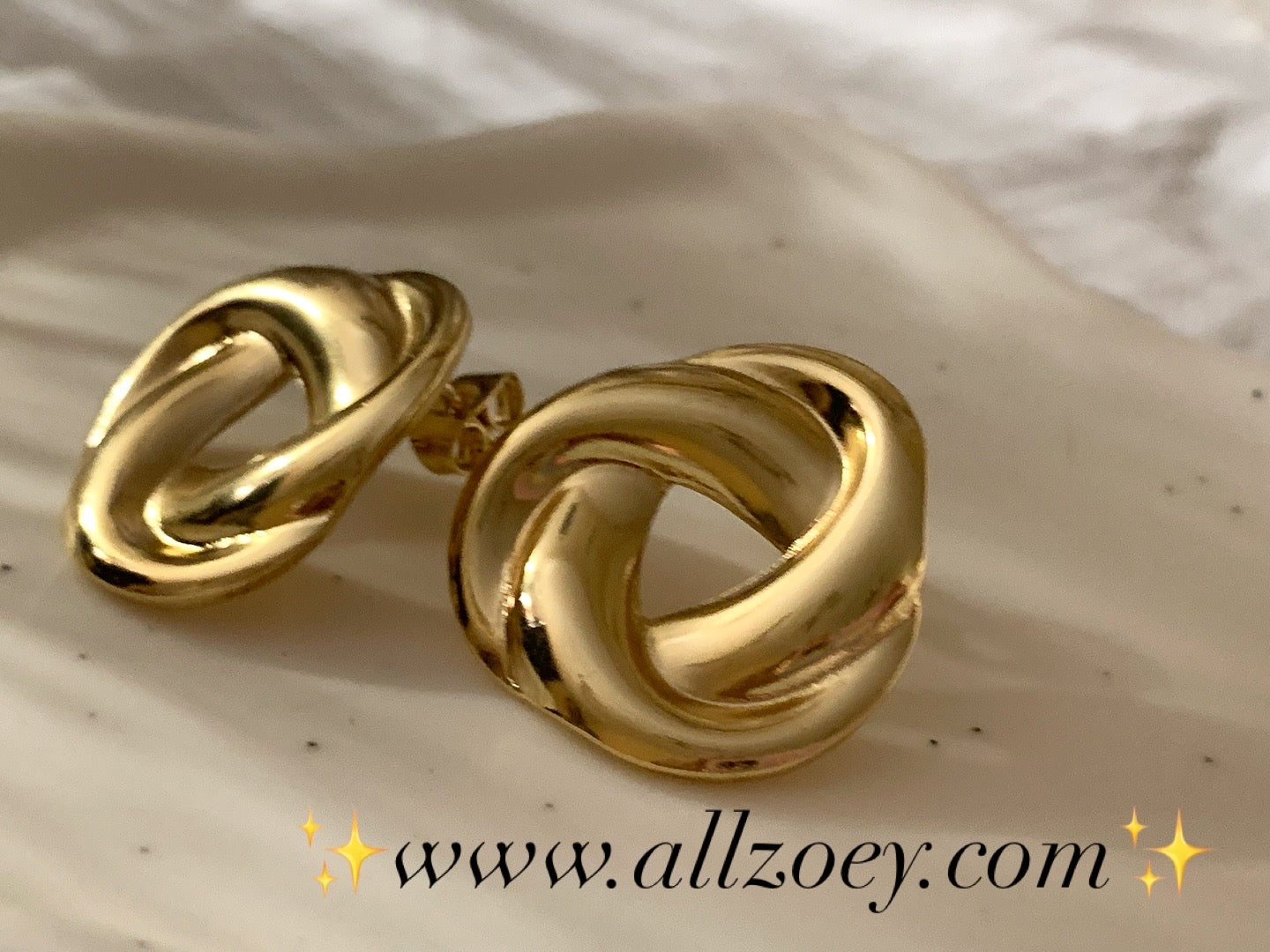 Knotty Gold