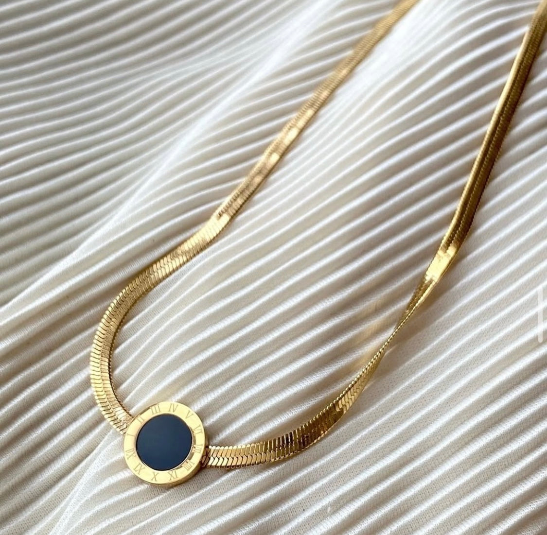 Roman Black Pendant