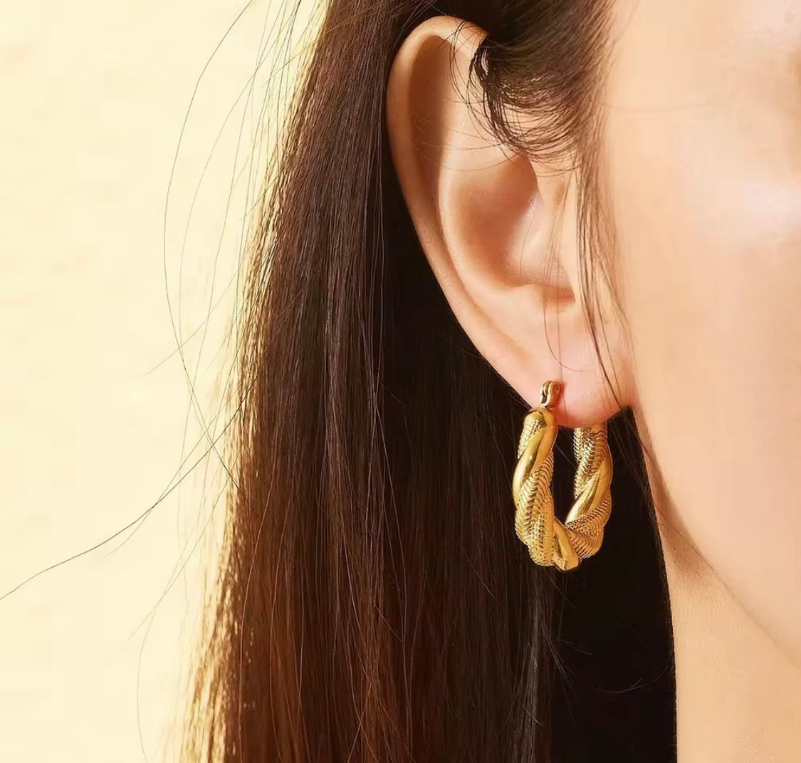 Tess Twisted Hoops