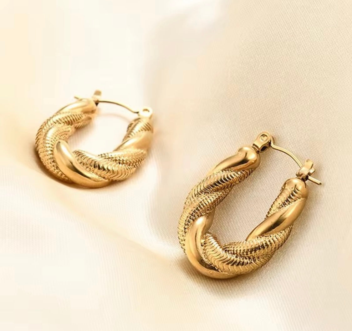 Tess Twisted Hoops