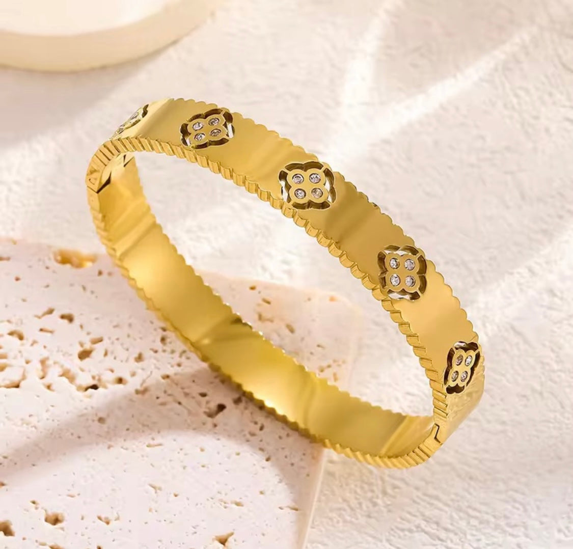 Clove Bangle
