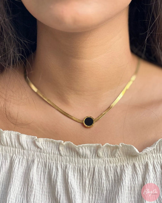 Roman Black Pendant