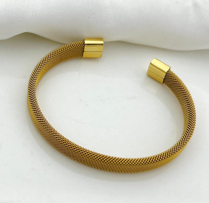 Tuxedo Handcuff
