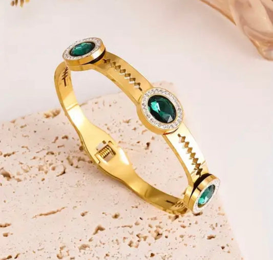 Luxe Emerald Handcuff